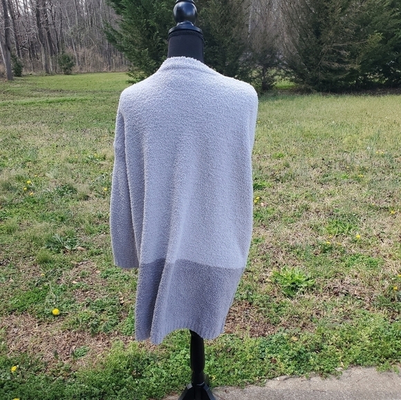 Two-Tone Grey Cardigan Sweater OSFM - Picture 3 of 6
